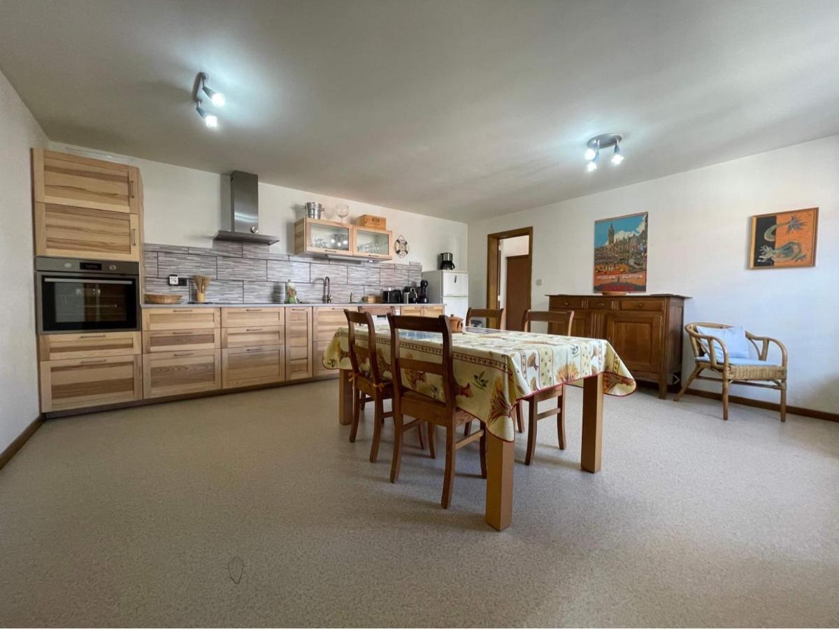Spacieux Appartement Mons Zewnętrze zdjęcie